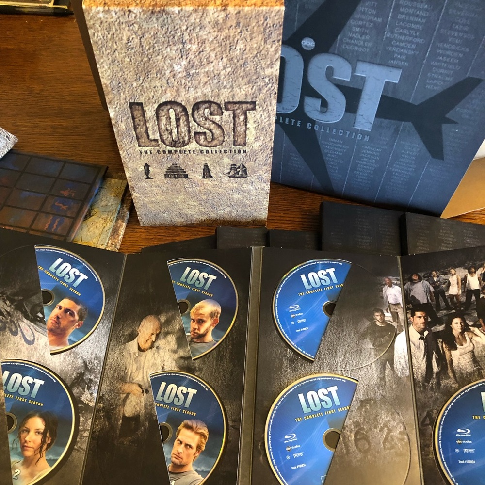 Lost, complete collection DVDs & game
